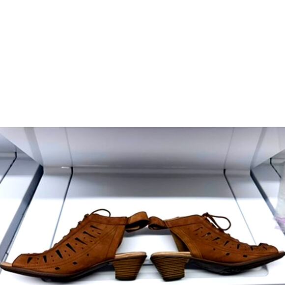 "EARTH" Kristen, Wide Laced Sandal, Chunky Heel,Size 11, Country,Prairie, - Picture 3 of 11